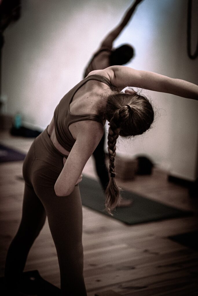 La Pratica su misura 1 Trikonasana